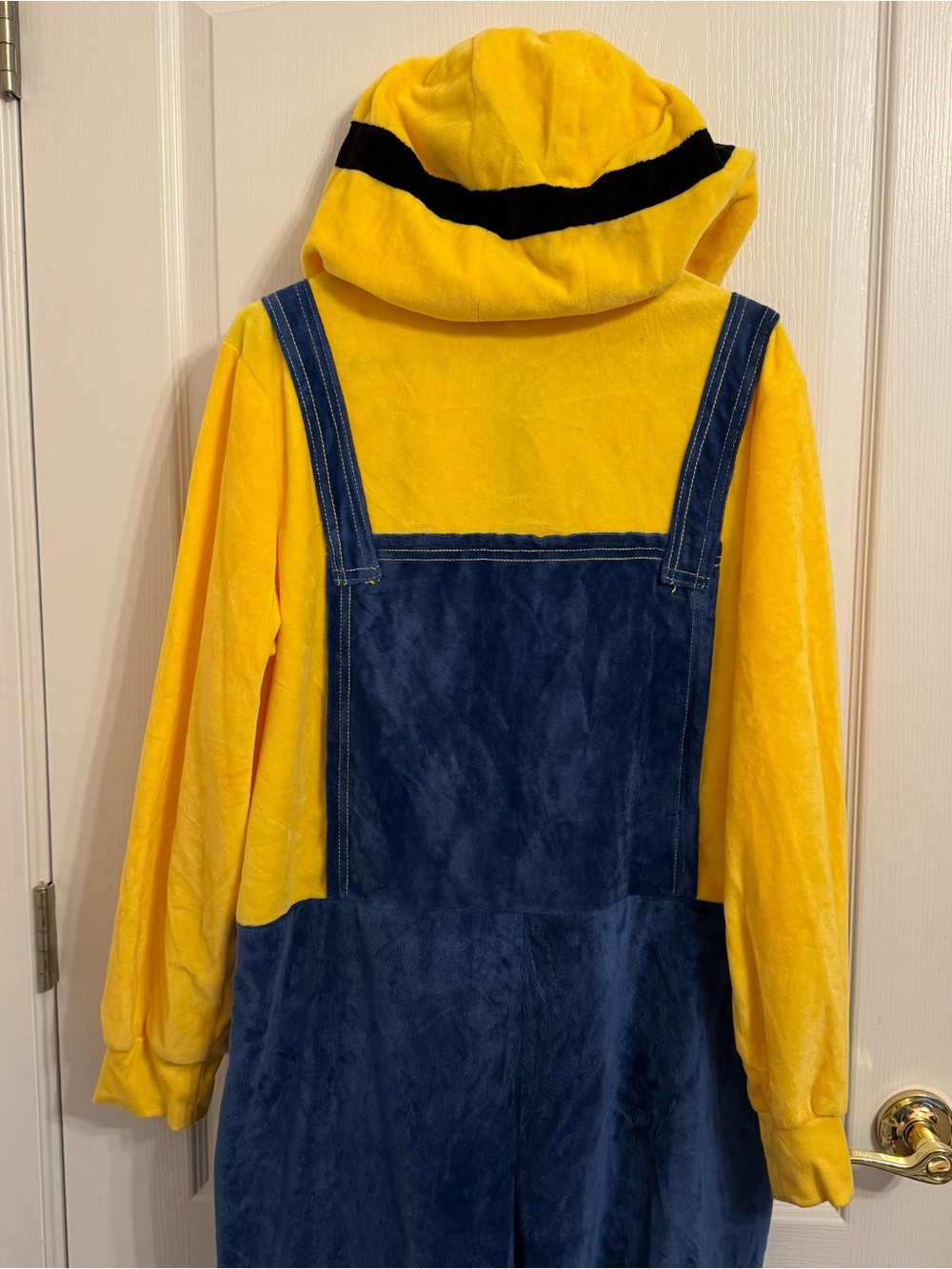 Despicable Me Minions Kevin Adult Unisex Jumpsuit Costume with Hoodie - Picture 6 of 11